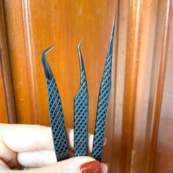 Eyelash Tweezers